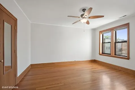 2717 West Argyle Street Chicago IL 60625