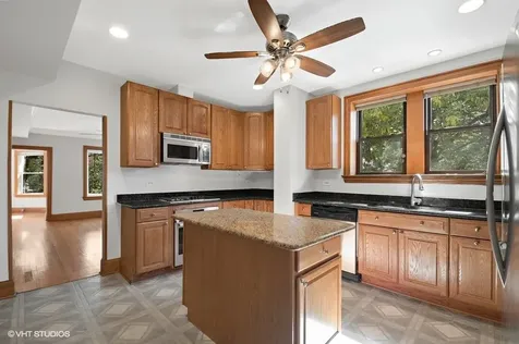 2717 West Argyle Street Chicago IL 60625