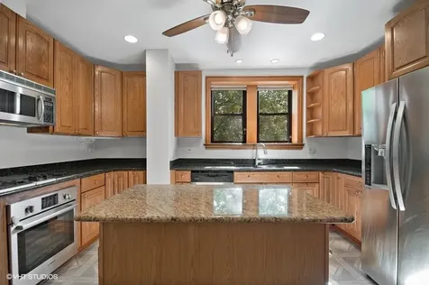 2717 West Argyle Street Chicago IL 60625