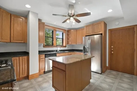 2717 West Argyle Street Chicago IL 60625