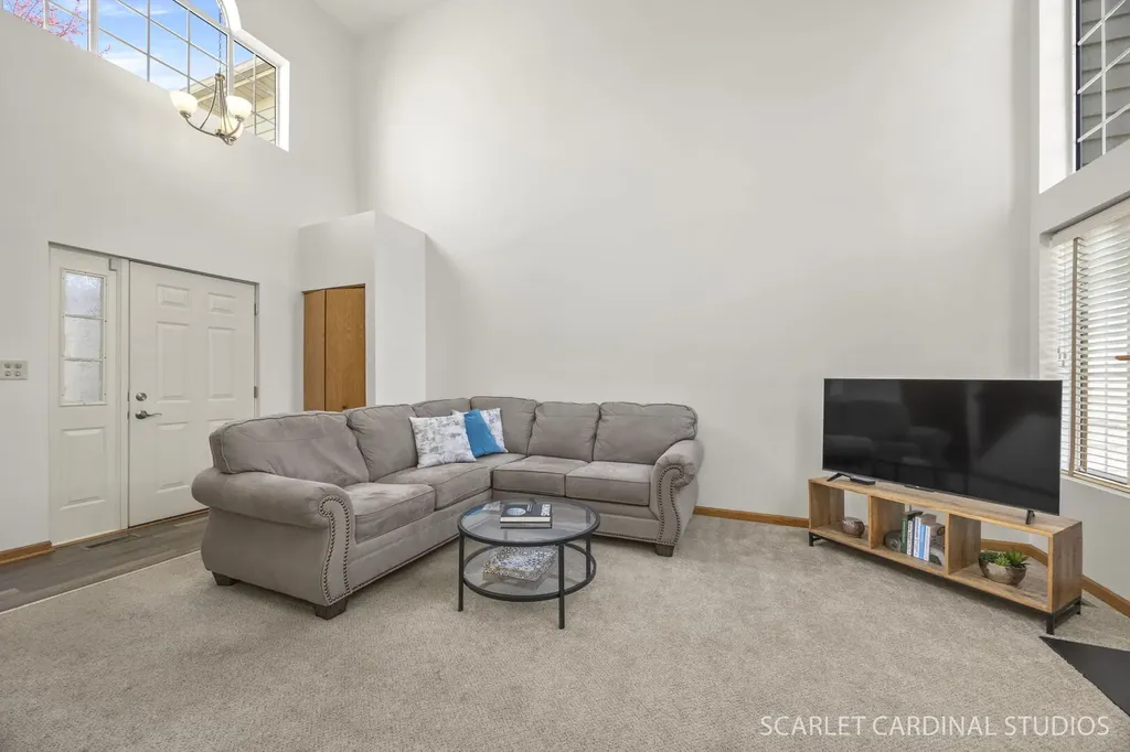 94 Townsend Circle Naperville IL 60565