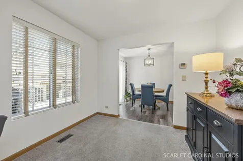 94 Townsend Circle Naperville IL 60565