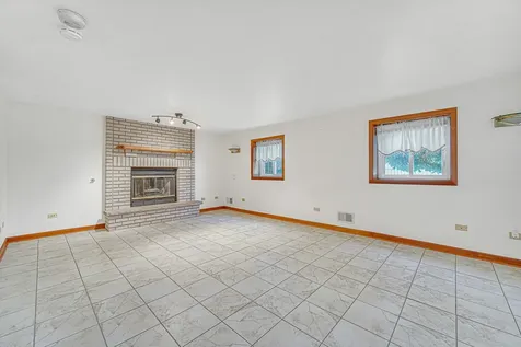 20124 Dolphin Avenue Lynwood IL 60411