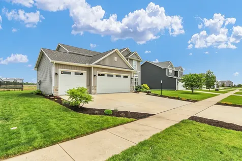 1802 Littlefield Lane Mahomet IL 61853