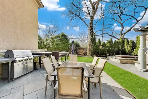 1414 Canterbury Lane Glenview IL 60025