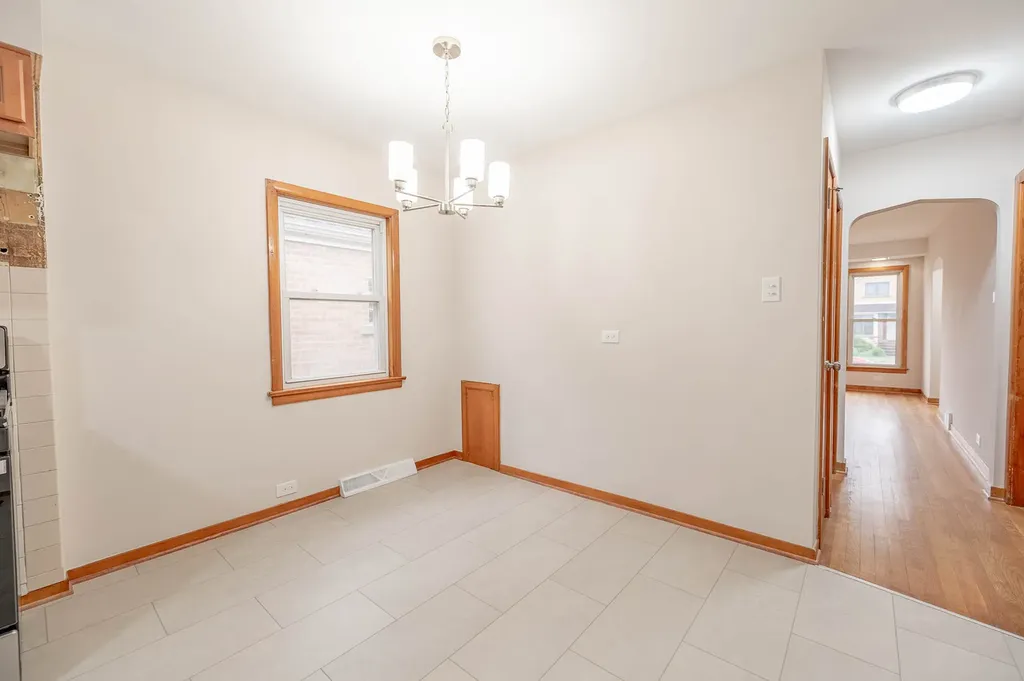 5028 South La Porte Avenue Chicago IL 60638