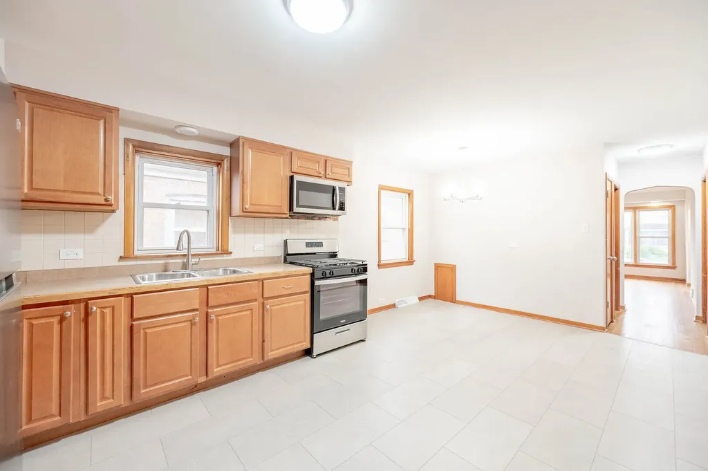 5028 South La Porte Avenue Chicago IL 60638