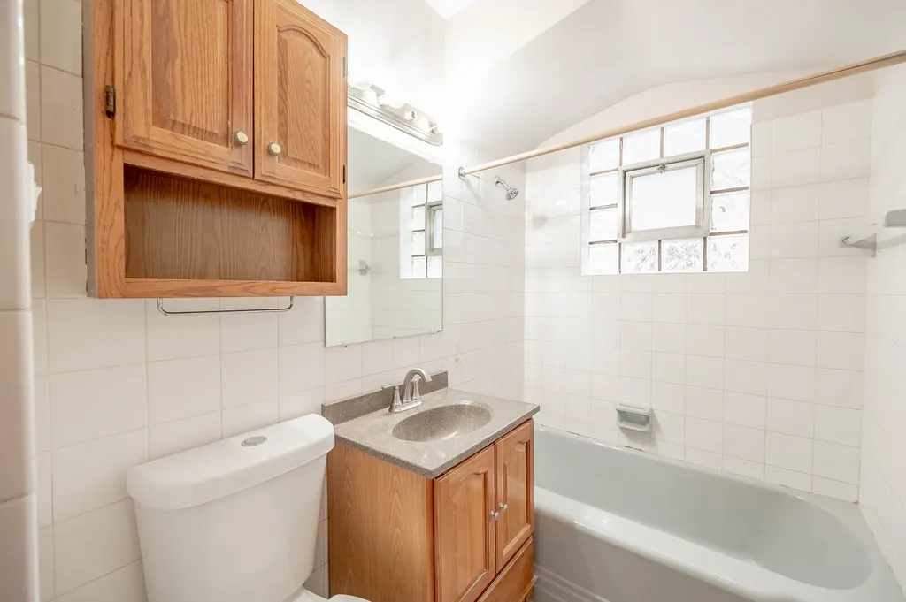 5028 South La Porte Avenue Chicago IL 60638