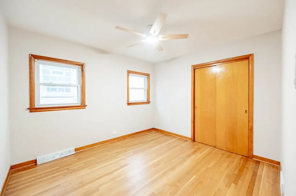 5028 South La Porte Avenue Chicago IL 60638