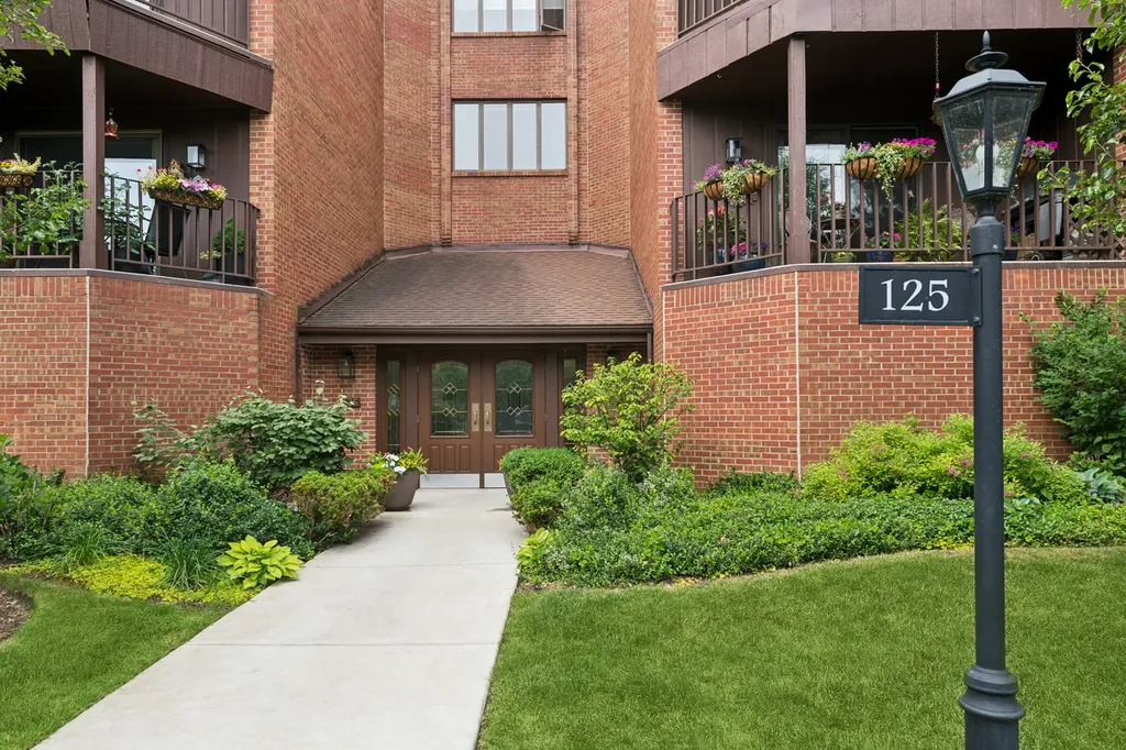 125 Boardwalk Place Park Ridge IL 60068