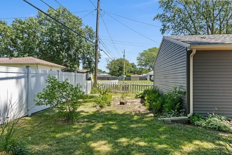 3857 27TH Avenue Rock Island IL 61201