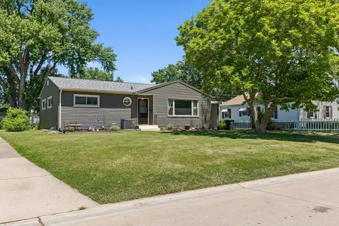 3857 27TH Avenue Rock Island IL 61201