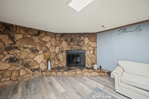 3857 27TH Avenue Rock Island IL 61201