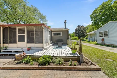 3857 27TH Avenue Rock Island IL 61201