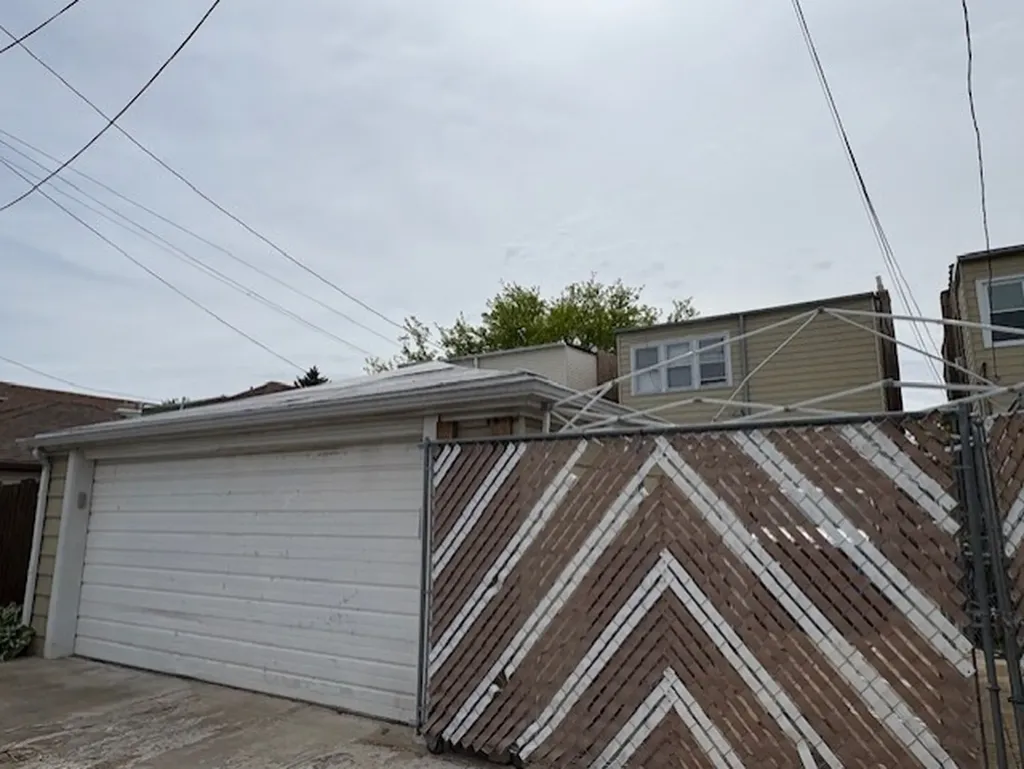 5340 West Altgeld Street Chicago IL 60639