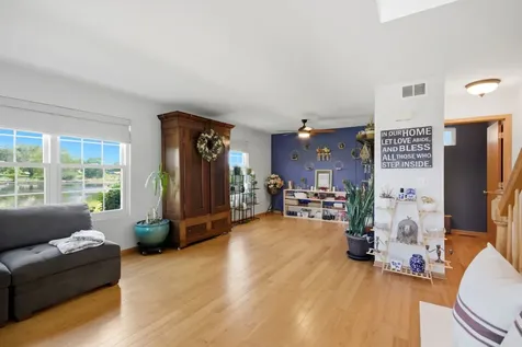 59 Freesia Court Romeoville IL 60446