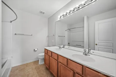 2415 Emily Lane Elgin IL 60124