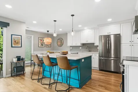 1817 Tanglewood Drive Glenview IL 60025