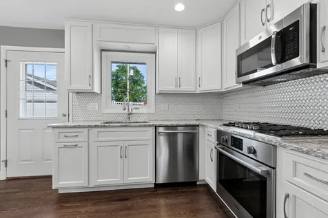 16743 South Odell Avenue S Tinley Park IL 60477