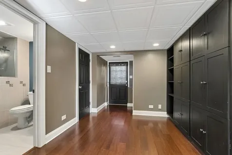 16743 South Odell Avenue S Tinley Park IL 60477