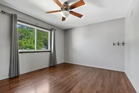 16743 South Odell Avenue S Tinley Park IL 60477