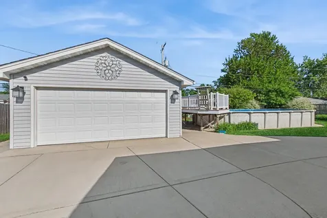 16743 South Odell Avenue S Tinley Park IL 60477