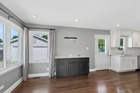 16743 South Odell Avenue S Tinley Park IL 60477