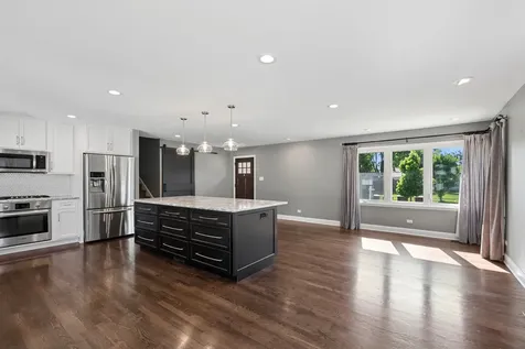 16743 South Odell Avenue S Tinley Park IL 60477