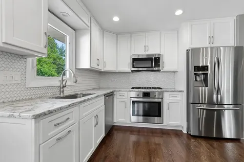 16743 South Odell Avenue S Tinley Park IL 60477