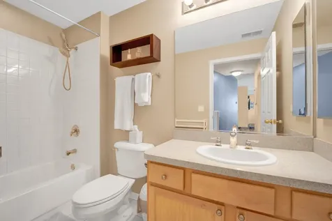 343 West Old Town Court Chicago IL 60610