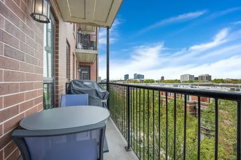 343 West Old Town Court Chicago IL 60610