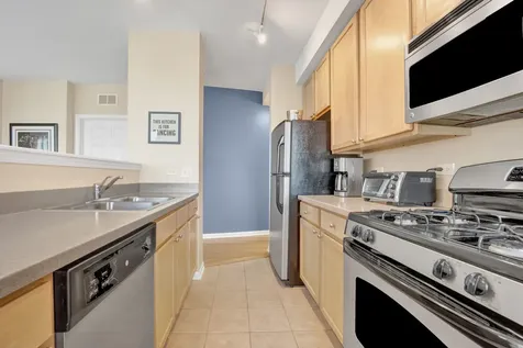 343 West Old Town Court Chicago IL 60610