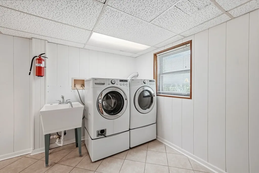 1432 Schramm Drive Westmont IL 60559