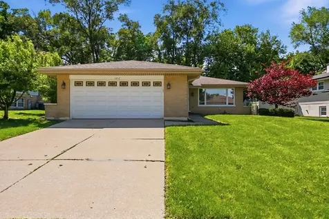 1432 Schramm Drive Westmont IL 60559