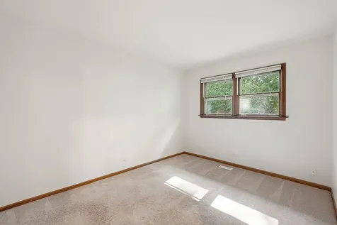 1432 Schramm Drive Westmont IL 60559