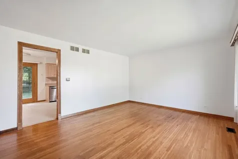 1432 Schramm Drive Westmont IL 60559