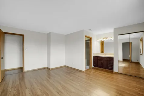 5630 West 103rd Street Oak Lawn IL 60453