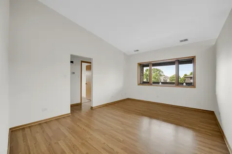 5630 West 103rd Street Oak Lawn IL 60453