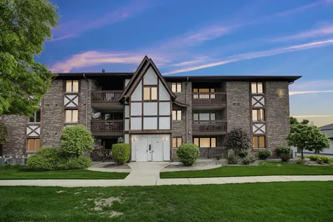 5630 West 103rd Street Oak Lawn IL 60453