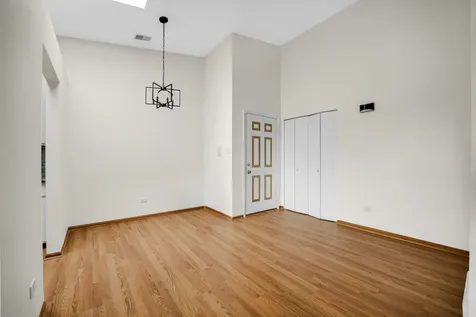 5630 West 103rd Street Oak Lawn IL 60453