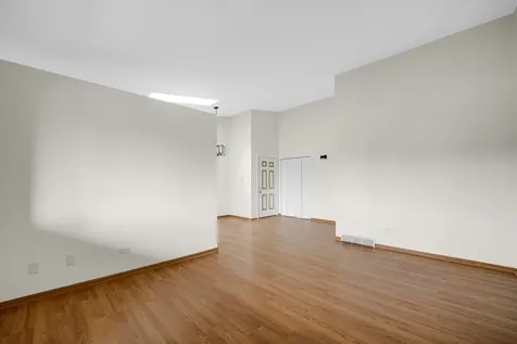 5630 West 103rd Street Oak Lawn IL 60453