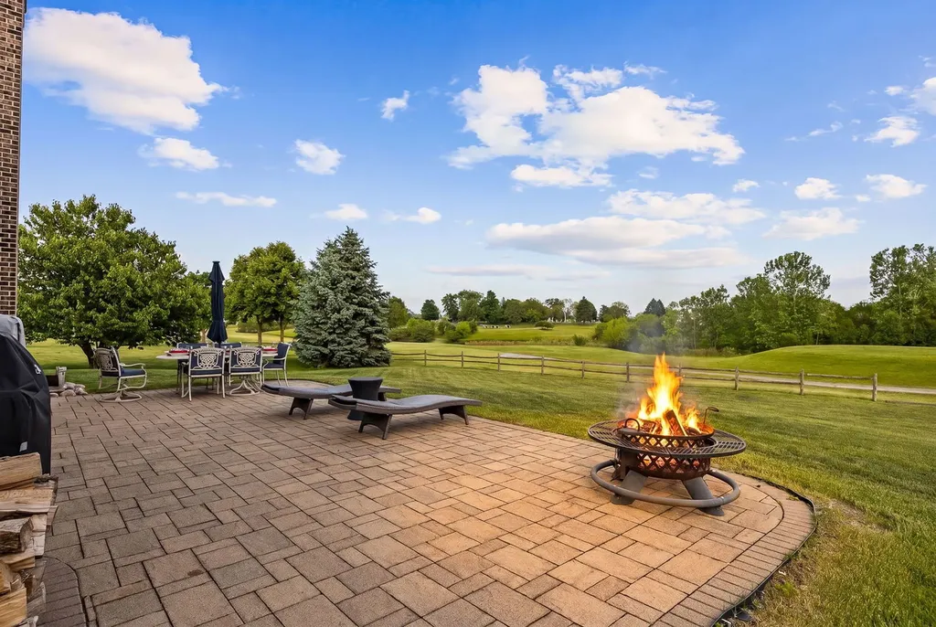 16129 West Red Cloud Drive Lockport IL 60441