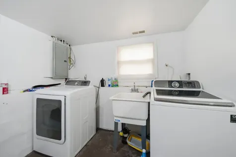 4938 West Melrose Street Chicago IL 60641