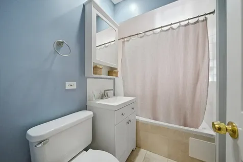 4938 West Melrose Street Chicago IL 60641