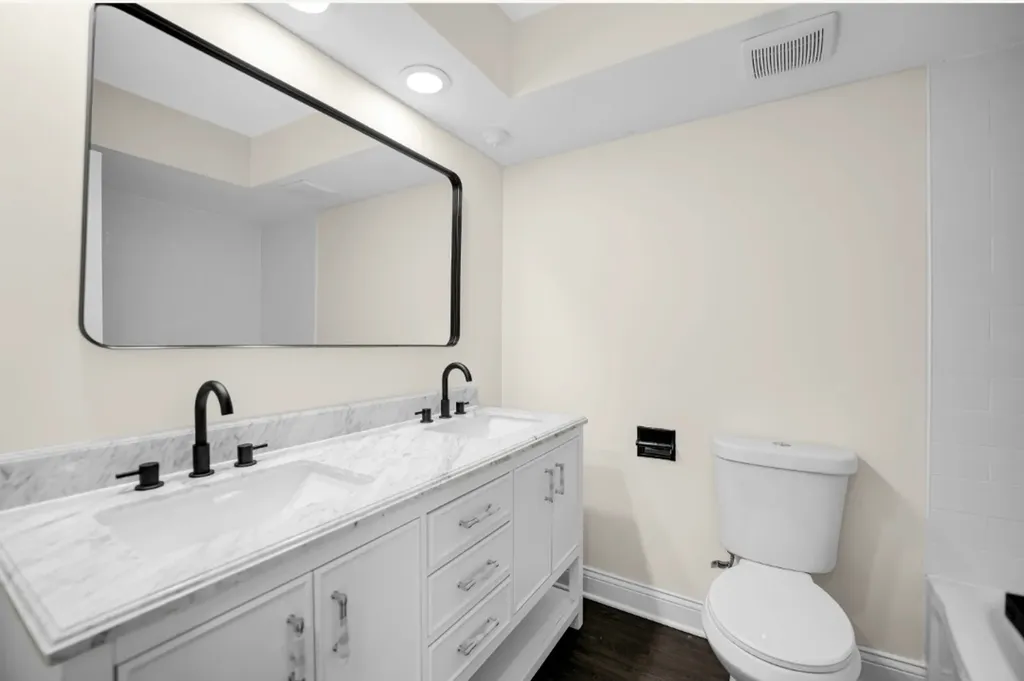 11116 South Longwood Drive Chicago IL 60643