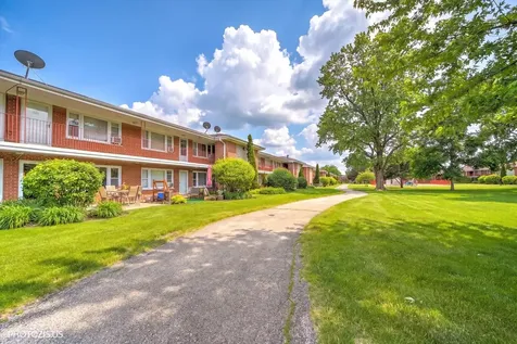 1111 Holiday Lane Des Plaines IL 60016