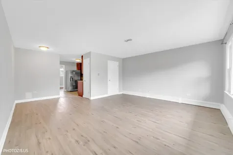 1111 Holiday Lane Des Plaines IL 60016