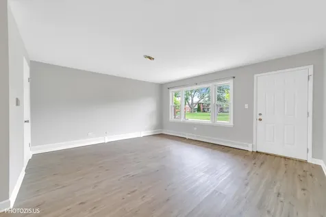 1111 Holiday Lane Des Plaines IL 60016