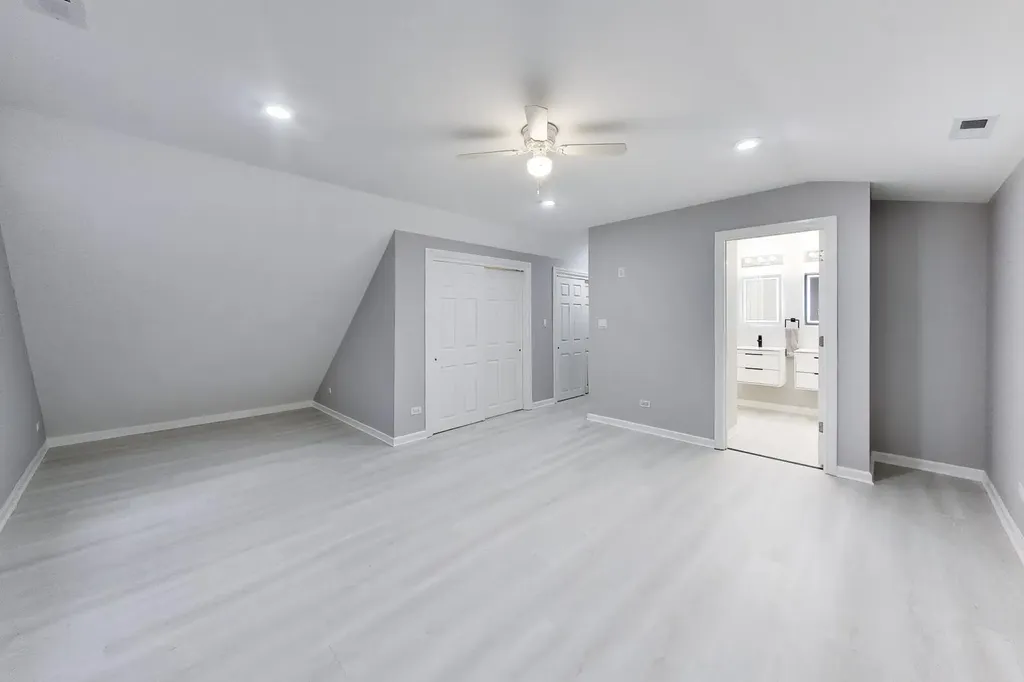 5012 North Tripp Avenue Chicago IL 60630