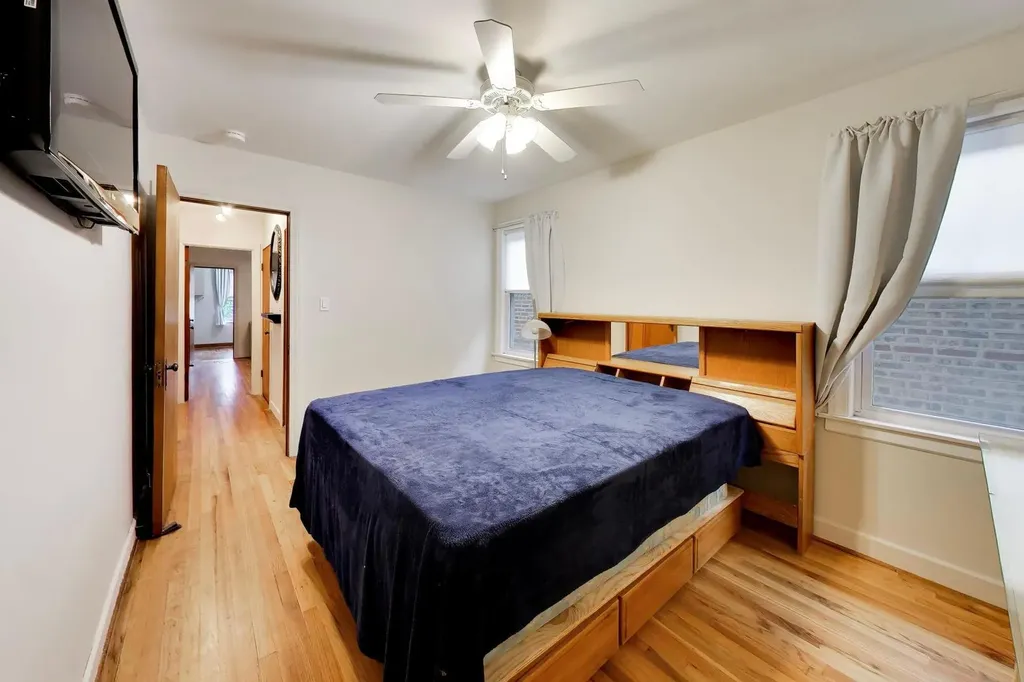 5012 North Tripp Avenue Chicago IL 60630